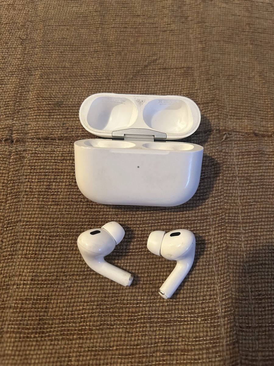 Used mint AirPods Pro 2nd gen