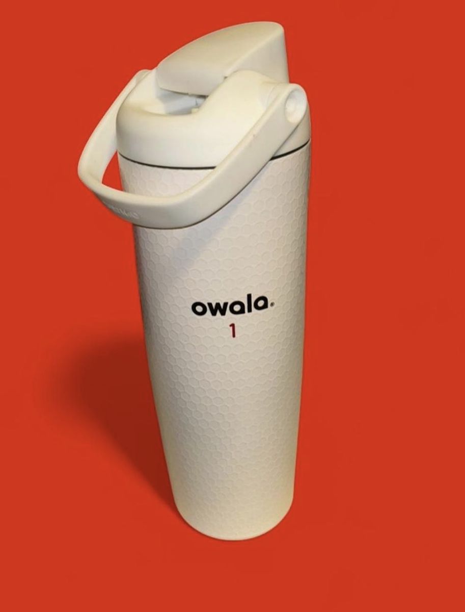 Limited Edition All White Fairway Days Golf Color Drop Owala FreeSip Sway Locking 32 OZ Water Bottle in White