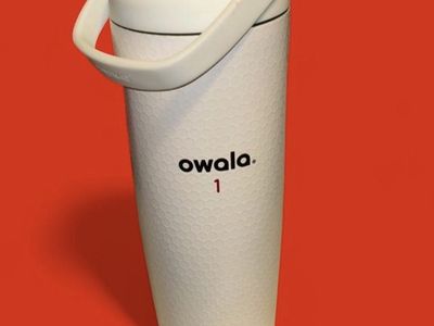 Limited Edition All White Fairway Days Golf Color Drop Owala FreeSip Sway Locking 32 OZ Water Bottle in White