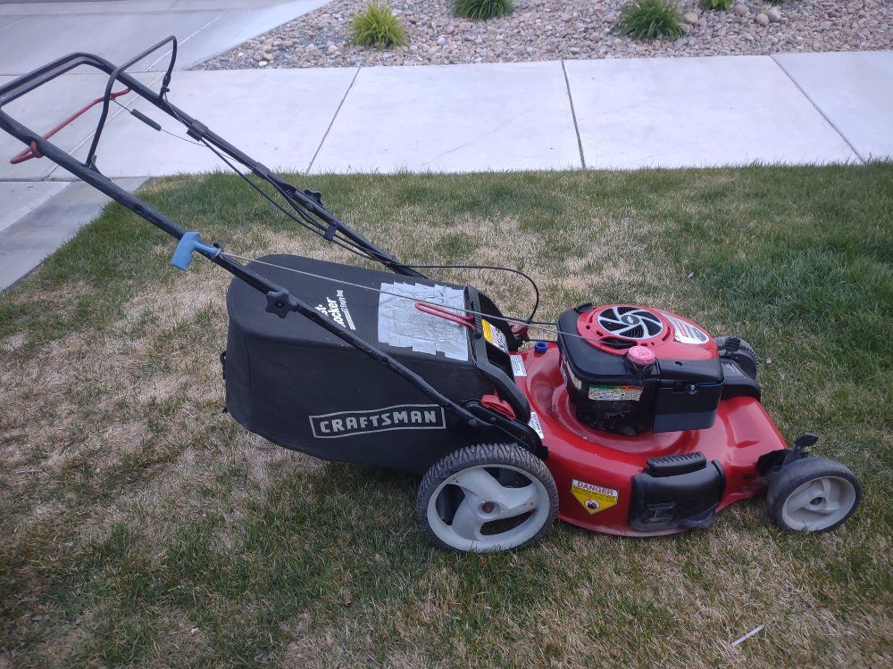 Lawn mower "Craftsman"  7.0 HP self-propelled