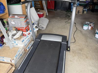 NordicTrack T7.2 Treadmill - Excellent Condition, Foldable for Easy Storage