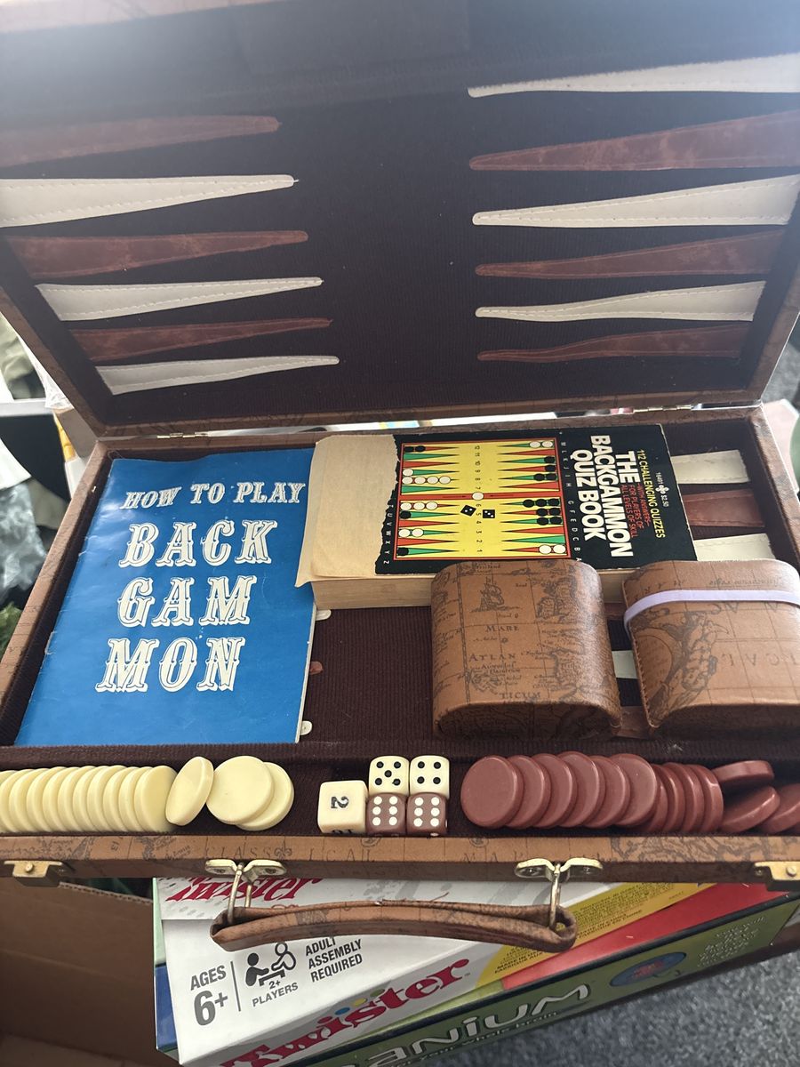 Vintage Backgammon Board Game Set w/ Leatherette Case, Dice, Checkers & Quiz Book - Complete!