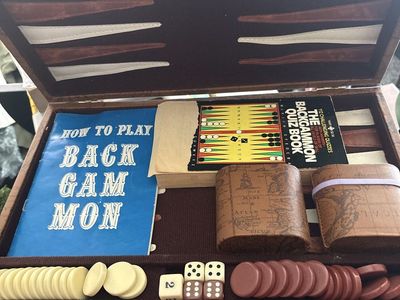 Vintage Backgammon Board Game Set w/ Leatherette Case, Dice, Checkers & Quiz Book - Complete!