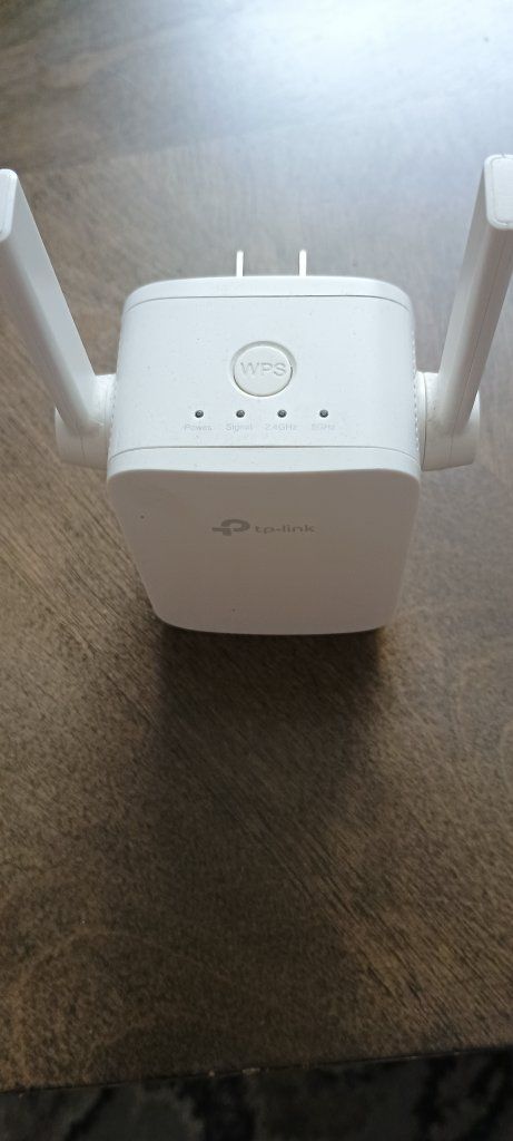 WiFi Extender. TpLink RE205 AC750