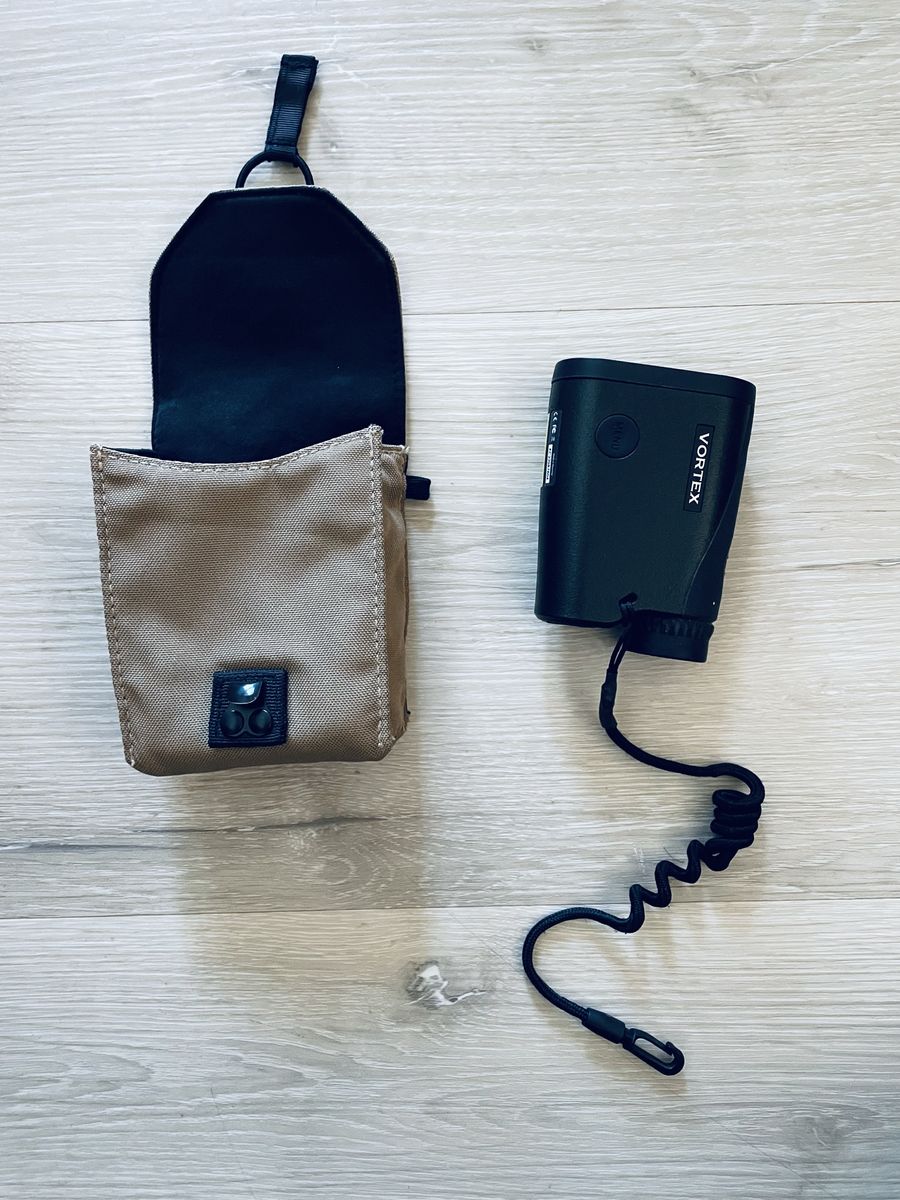 Vortex 850 range finder with case