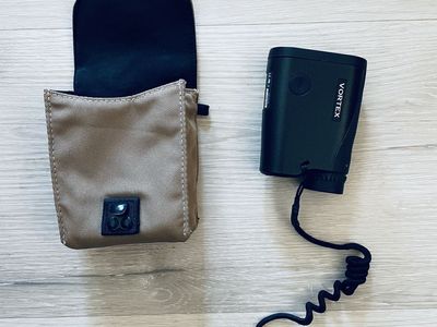 Vortex 850 range finder with case