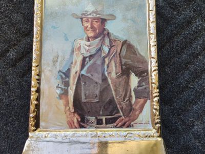 Vintage John Wayne The Duke Mike Wayne Distilled Products Co. Gold Decanter 076973217