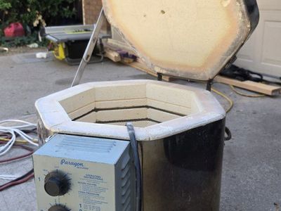 Paragon Electric Pottery Kiln with Kiln-Sitter Model LT-3K