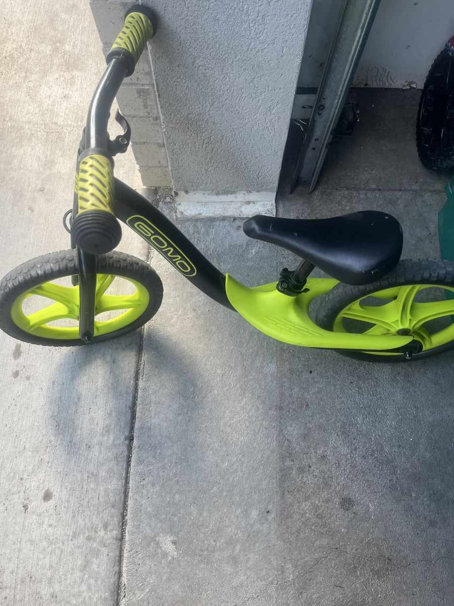 GOMO balance bike