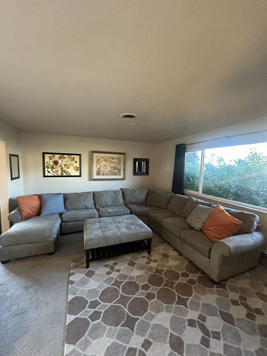 BauhausSectionalCouch+Ottoman-Huge&Comfortable