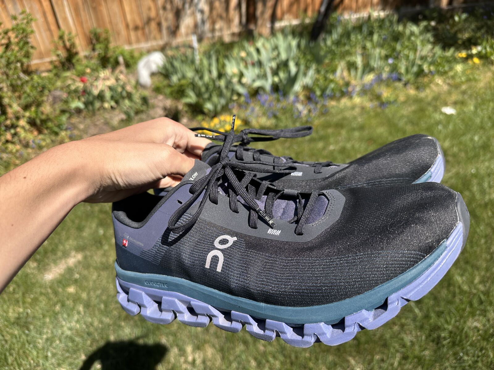 ON Cloud Flow 4 running/ walking shoes size 11.5 men