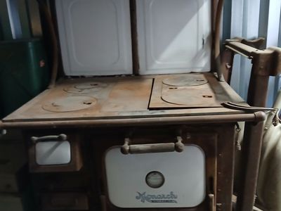 Coal stove