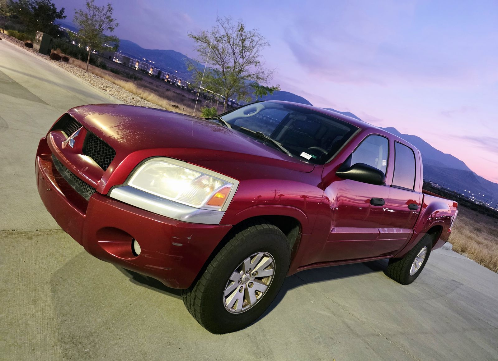 2006 Mitsubishi Raider LS