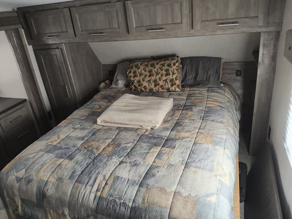 Main image 12