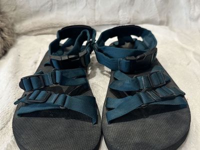 Teva Women’s Size 10, Teal Sandals