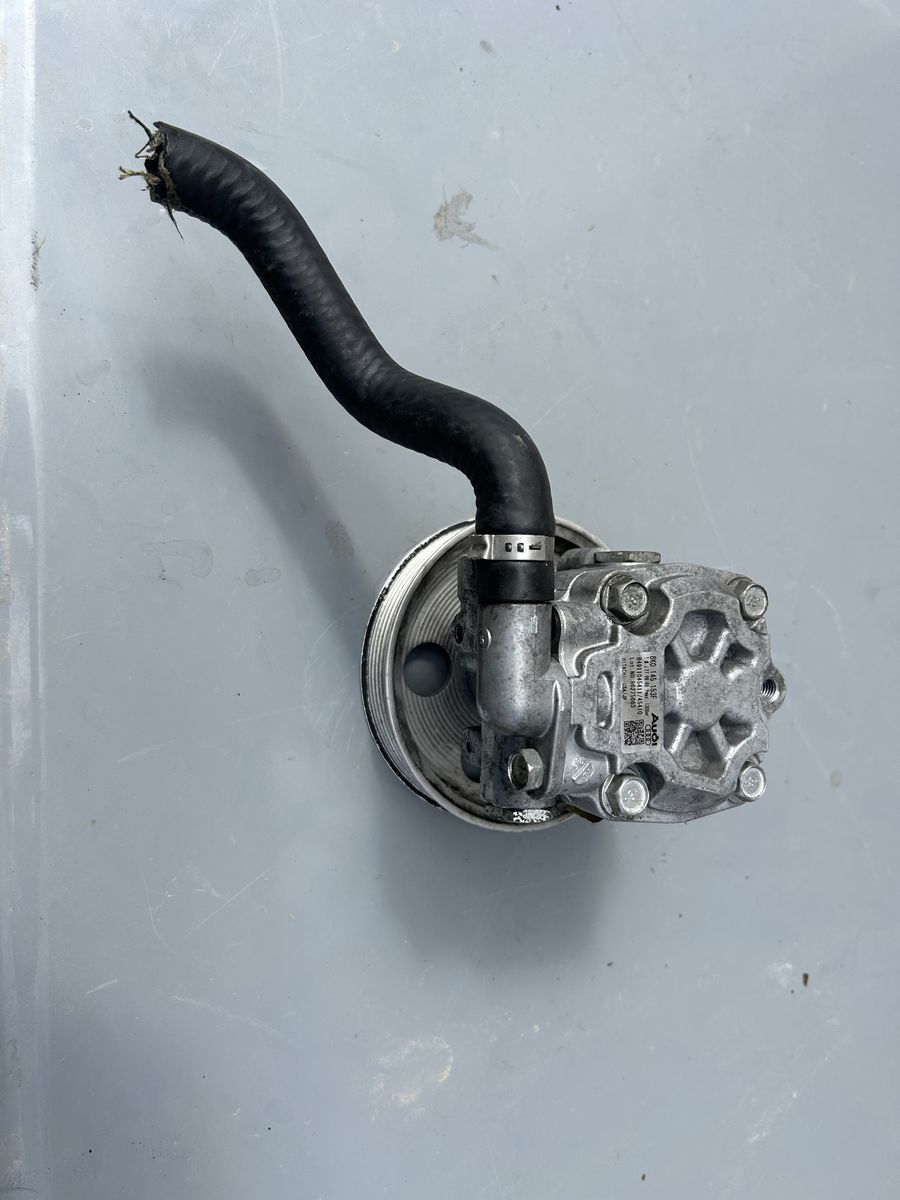 Audi Volkswagen OEM Power Steering Pump with Pulley and Hose Used