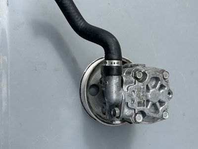 Audi Volkswagen OEM Power Steering Pump with Pulley and Hose Used