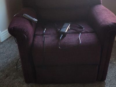 Lift recliner with heat and massage