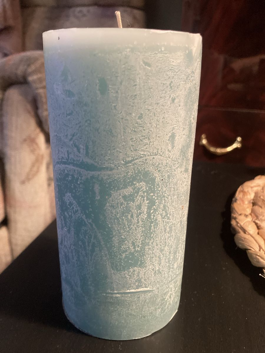 Pottery Barn SEAGLASS 3x6 Hydrangea Scented Pillar Candle - Light Blue/Green, New