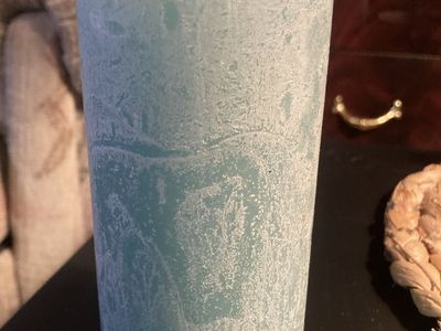 Pottery Barn SEAGLASS 3x6 Hydrangea Scented Pillar Candle - Light Blue/Green, New