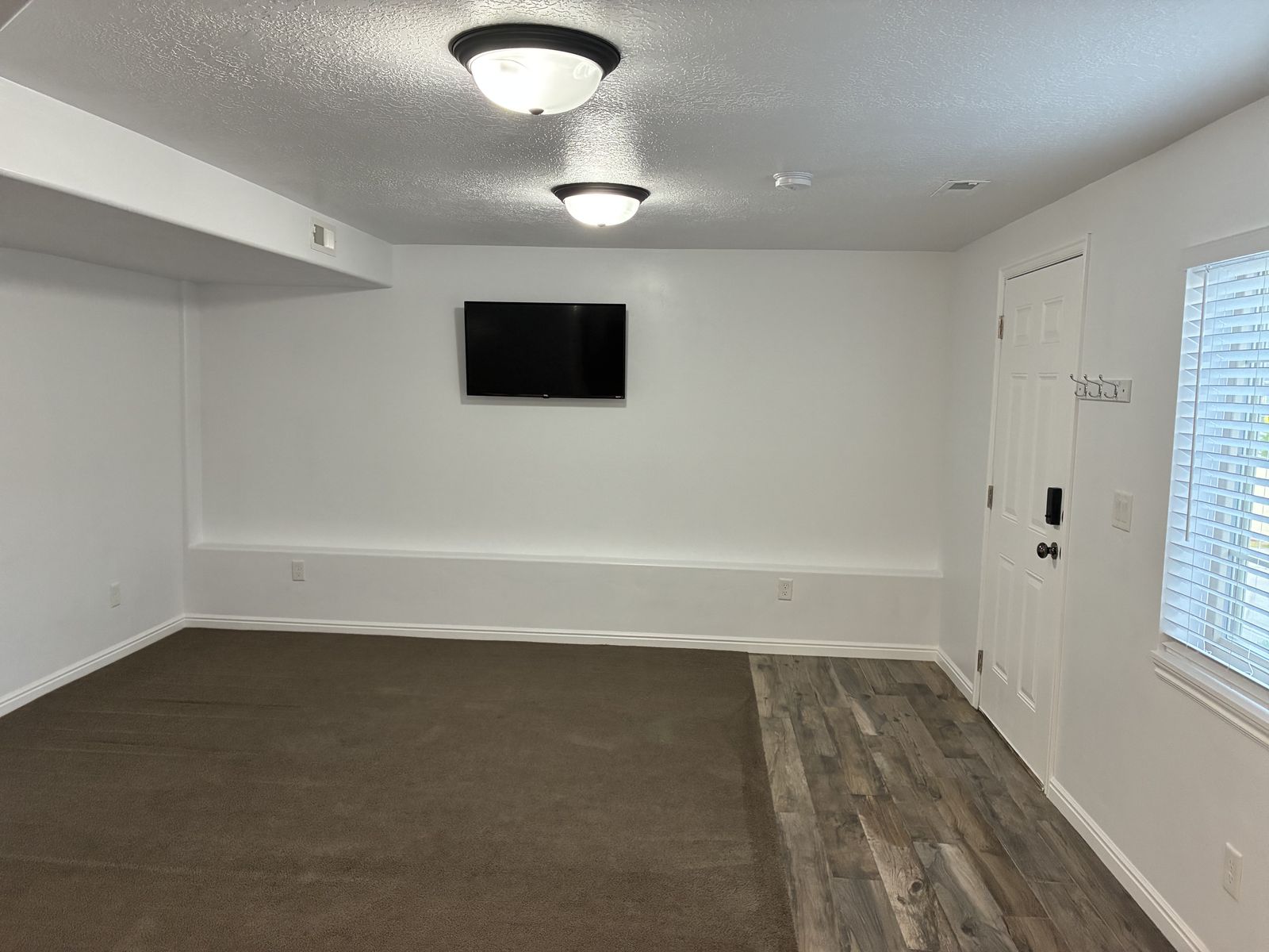 Main image 2