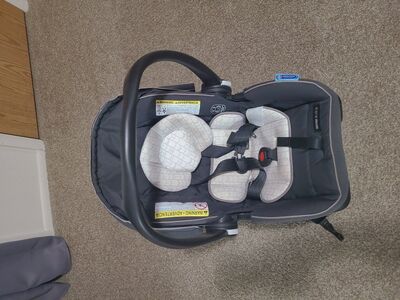Baby car seat/stroller set