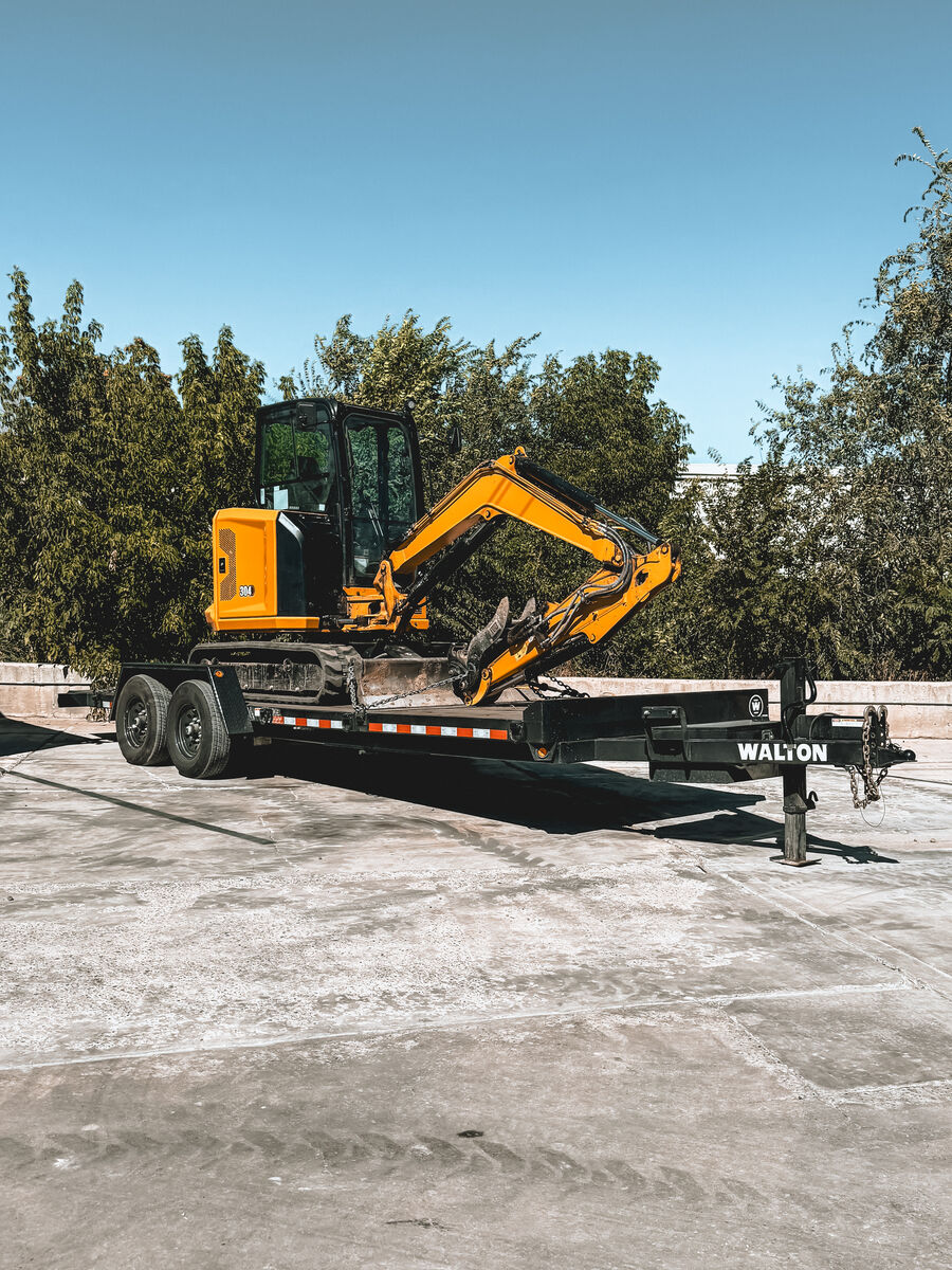 Cat 304 Excavator – 9,500 lbs