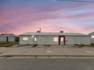 Commercial & Residential Use Building For Sale!