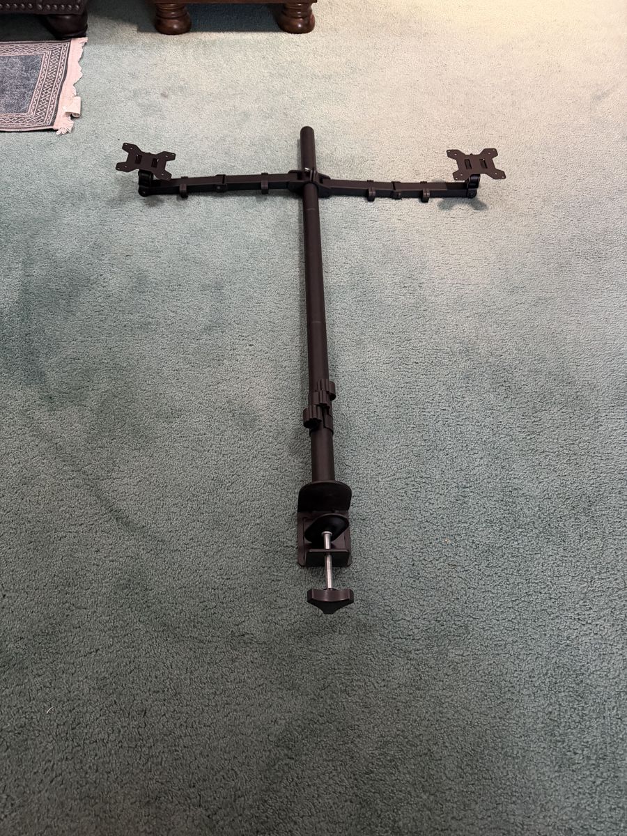 Dual monitor arm