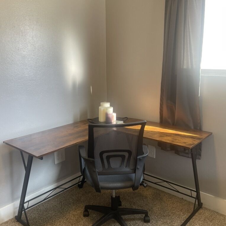 Corner Desk & Chair