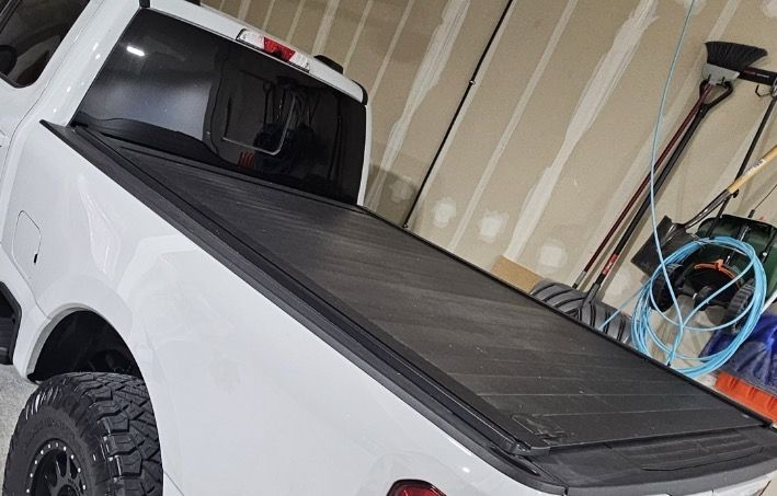 Ford F250 OEM Retractable (Retrax) Bed Cover