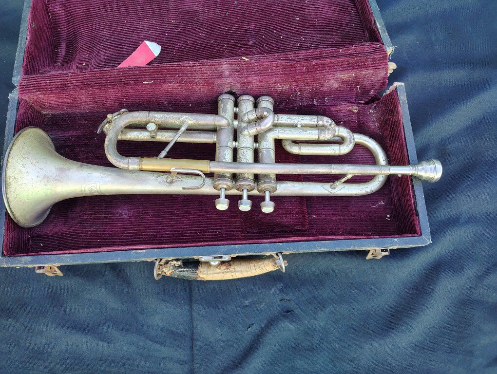 Vintage  Crusader Trumpet