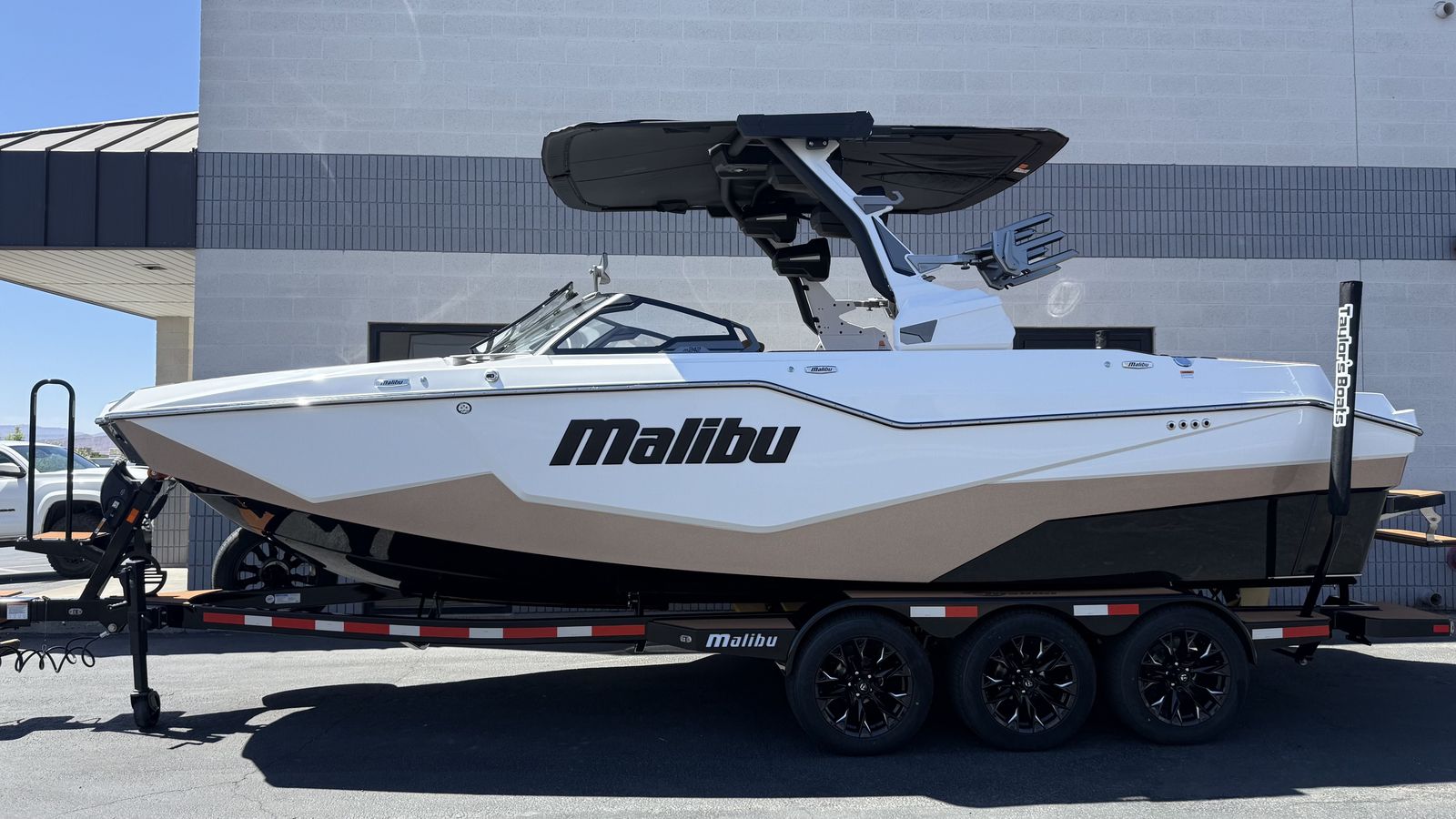 2026 Malibu M242 Boats