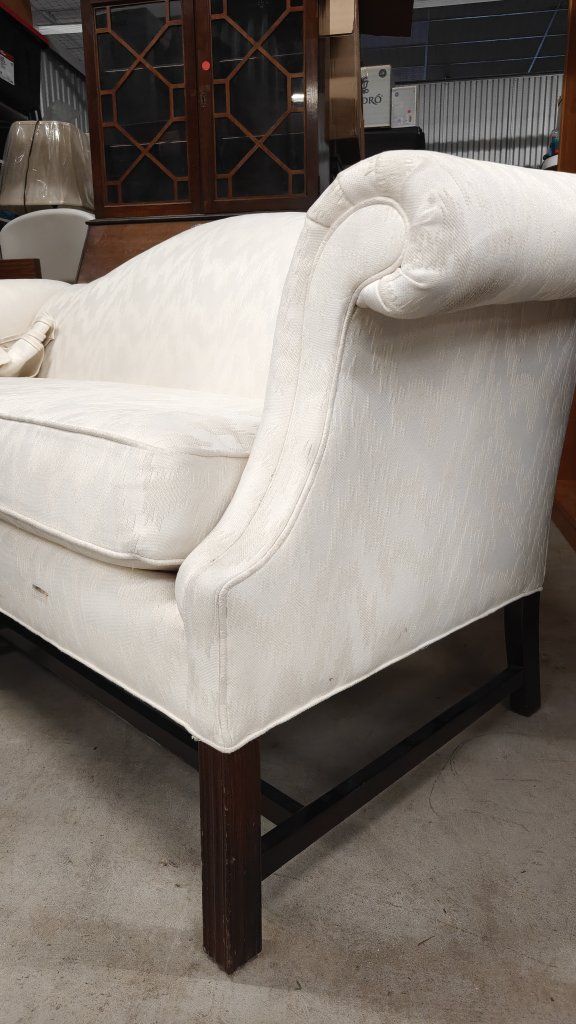 Elegant White Fabric Sofa/Chaise Lounge with Wood Frame - Stylish & Comfortable Seating