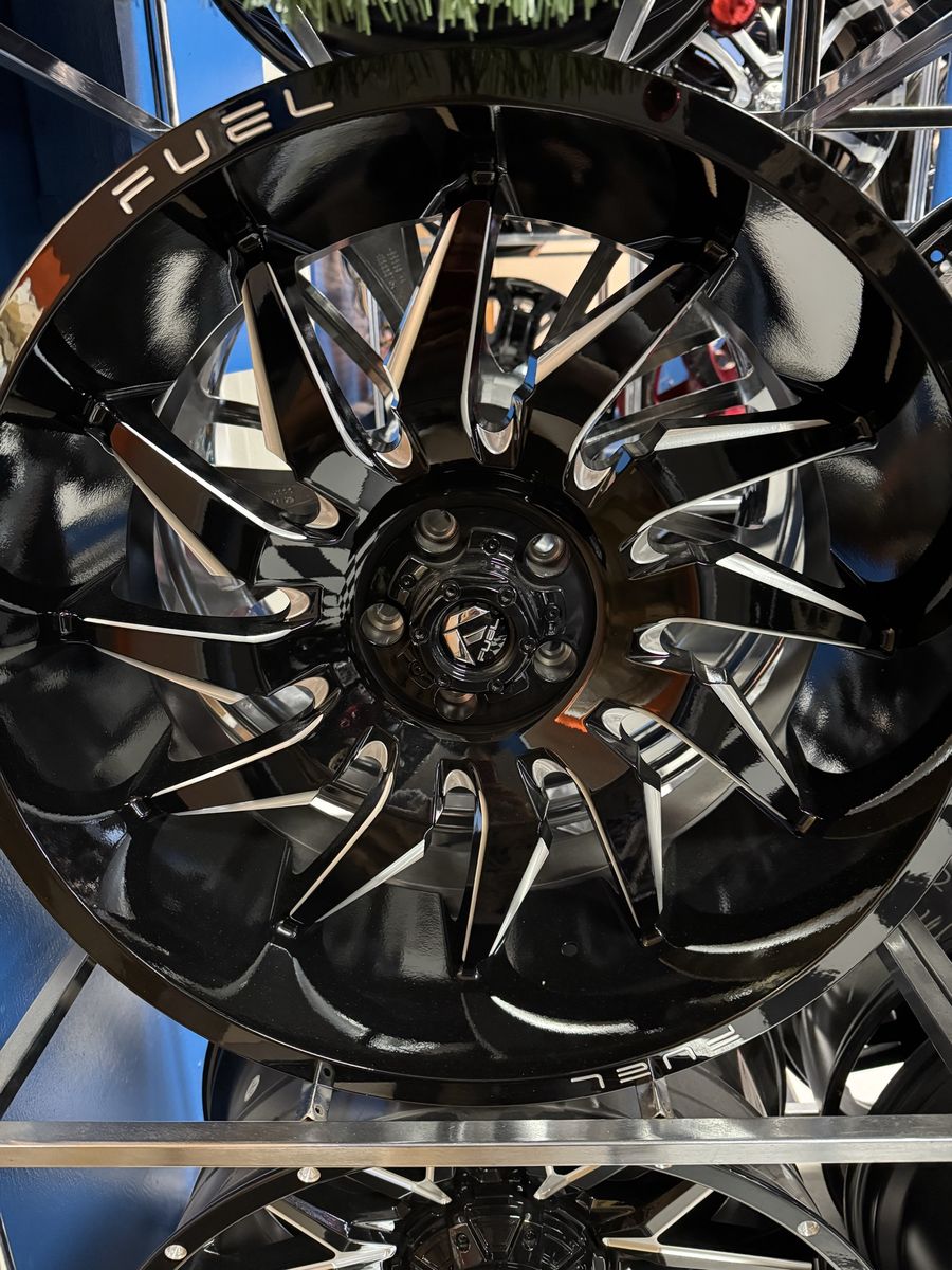 Brand new set of 4 wheels FUEL Saber 22x10 Glossy Black/Milled -18mm Offset 5x127 lug pattern