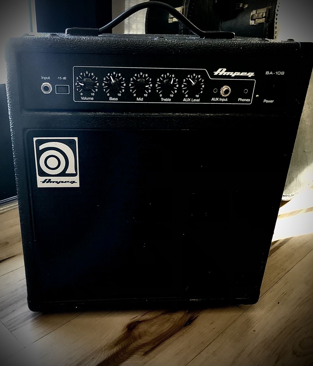 Ampeg BA-108v2 20-Watt 1x8" Bass Combo