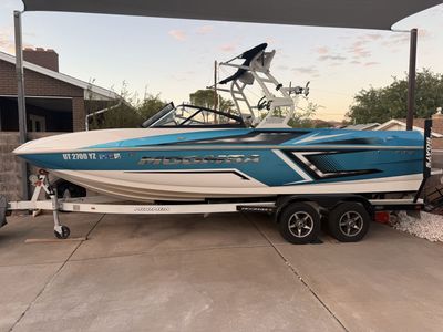 2017 Moomba Mojo (23’) – Ultra Blue - Surf Boat