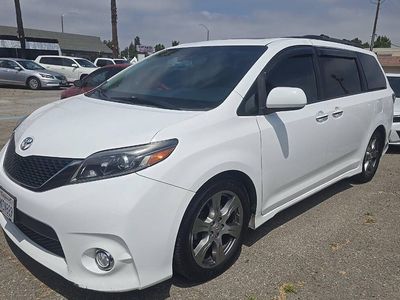 2017 Toyota Sienna SE Premium 8-Passenger