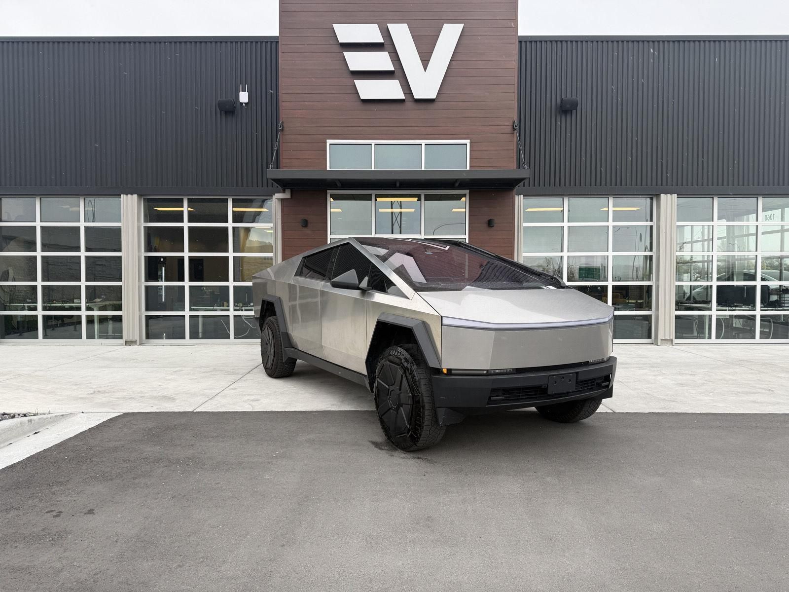 2024 Tesla Cybertruck Cyberbeast
