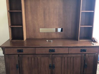 Entertainment Center/Tv Stand