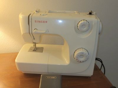 Singer 8280 Sewing Machine **$40 obo**