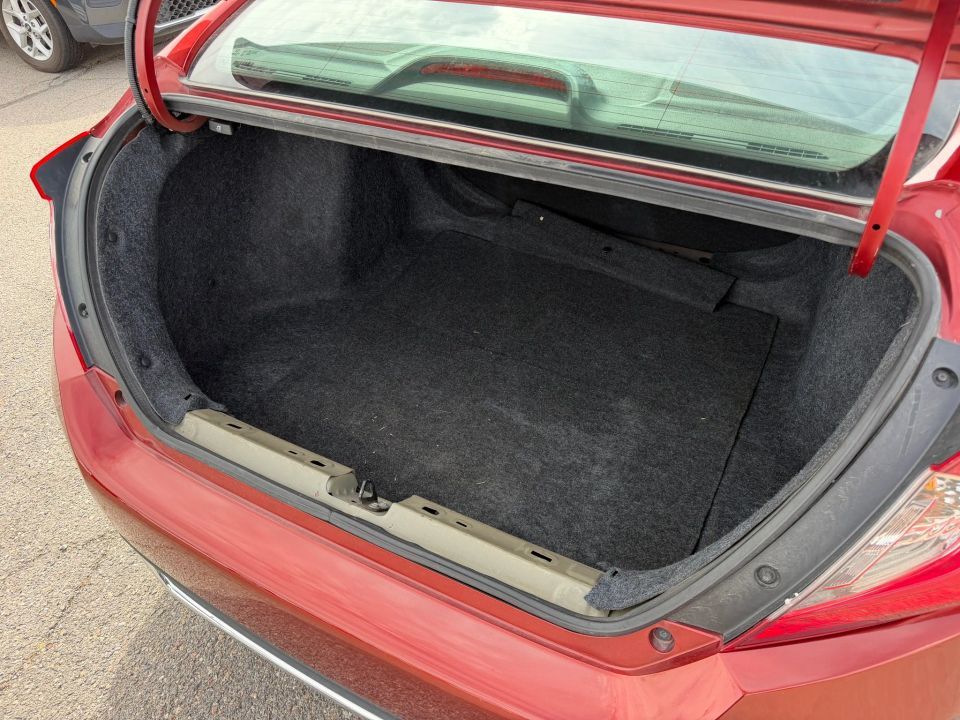 Main image 7