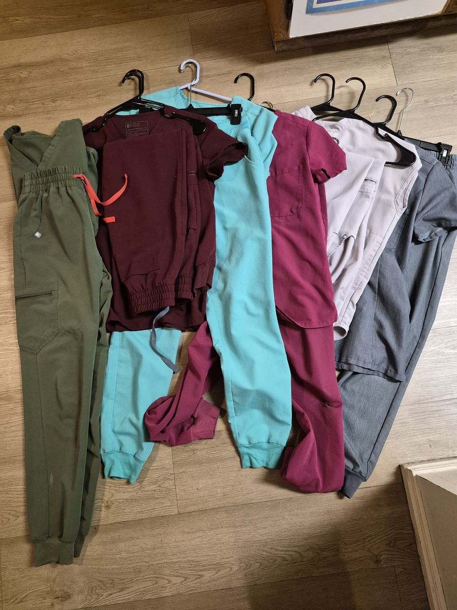 Figs Scrubs Clean Out