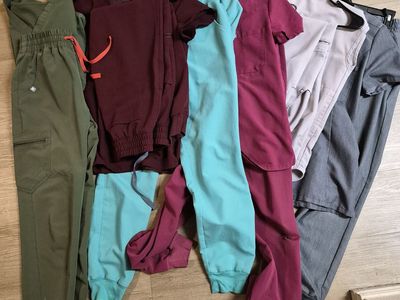 Figs Scrubs Clean Out