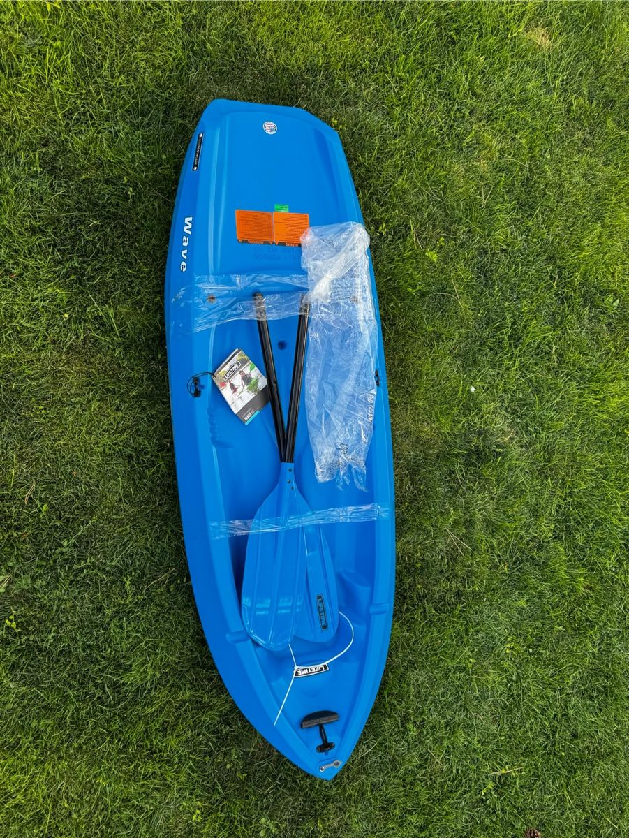 Brand New Lifetime Wave 60 Kids Kayak (Blue) - with paddle