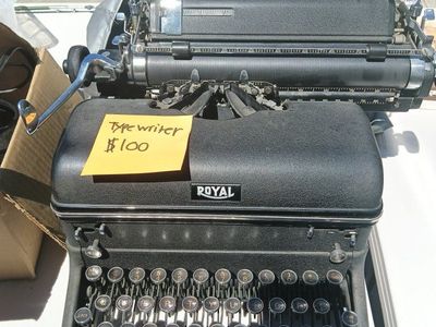 Royal Portable Manual Typewriter - Black Vintage Office Decor