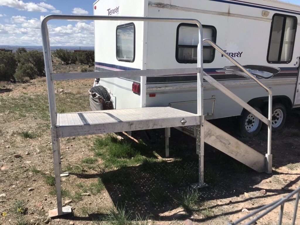 Heavy Duty Aluminum Stairs And Landing