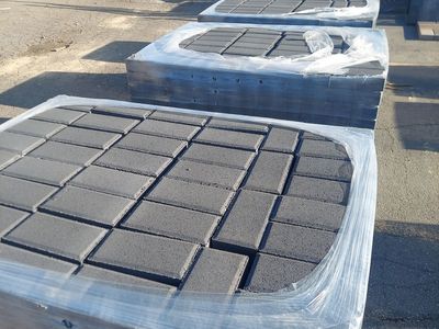 BLACK HOLLAND PAVERS (4x8)