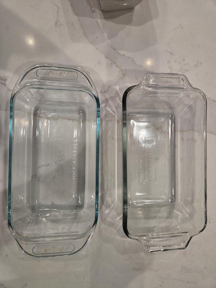 Glass cake pans