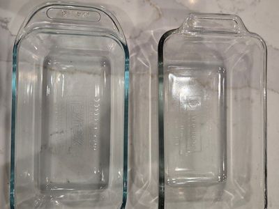 Glass cake pans